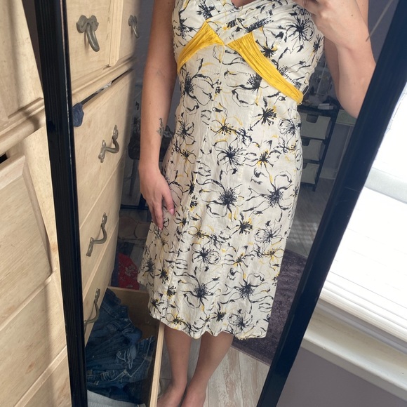Spring dress - Picture 3 of 3